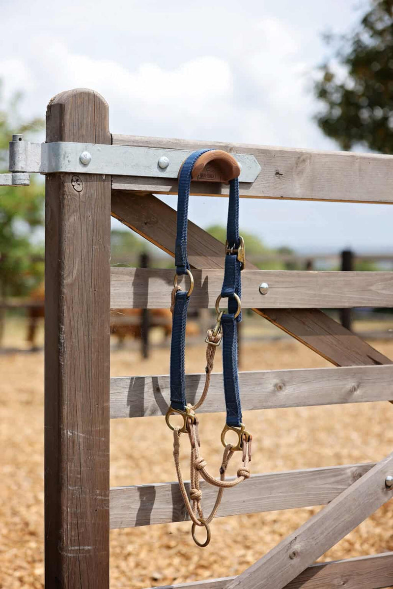 Equihook Portable Magnetic Tack Hook